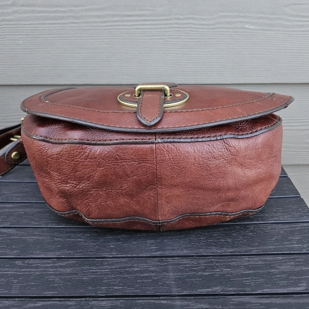Fossil Vintage Crossbody Brown Leather Crossbody Bag Key Charm Flap Purse Bag